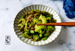 吃瓜爆料什么时间容易火,揭秘热门话题爆发黄金时段